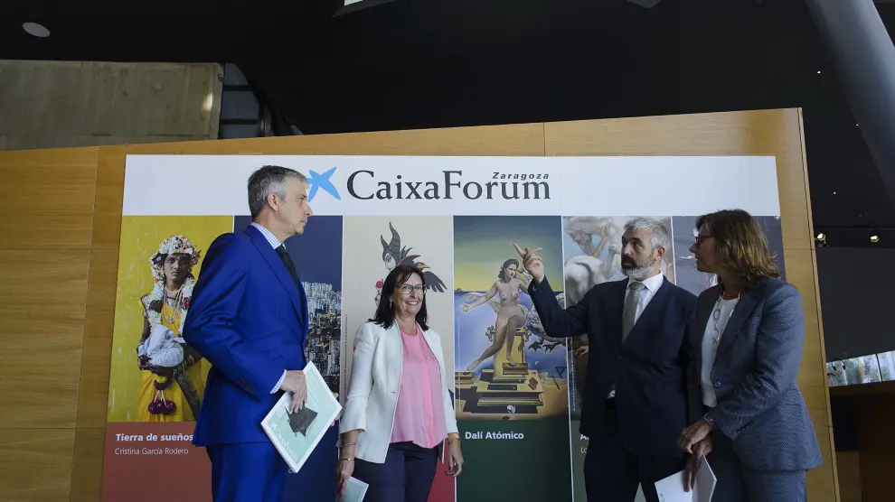 Ricardo Alfós, Elisa Durán, Ignasi Miró y Cristina González presentaron ayer la nueva temporada del Caixaforum