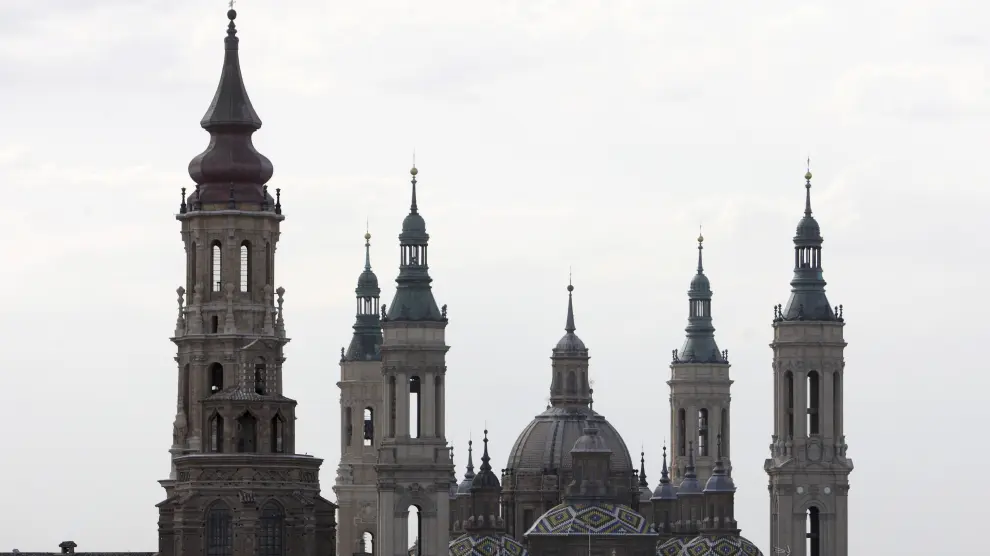 Vista de las 4 torres de la Basílica del Pilar de Zaragoza