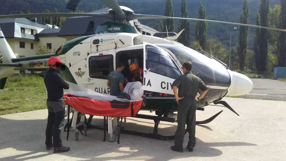 Evacuación de uno de los dos heridos este fin de semana por caídas en el glaciar del Aneto