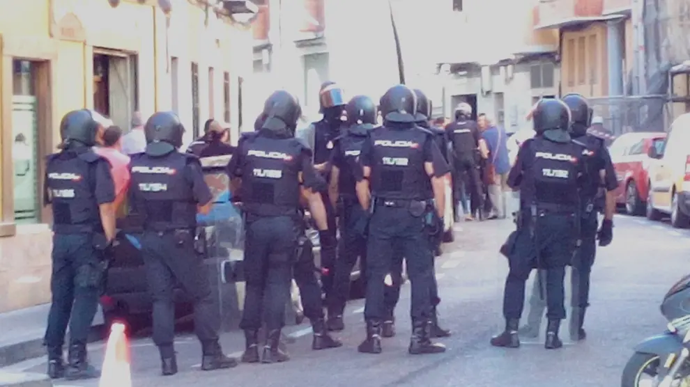 El juez tuvo que solicitar la presencia de los antidisturbios para poder acceder a la vivienda, en la calle de Marcos Zapata de Zaragoza.