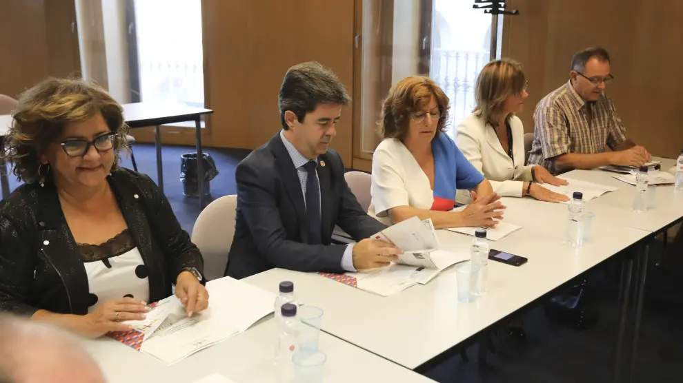 Representantes de las instituciones y entidades implicadas en el proyecto Huesca más inclusiva