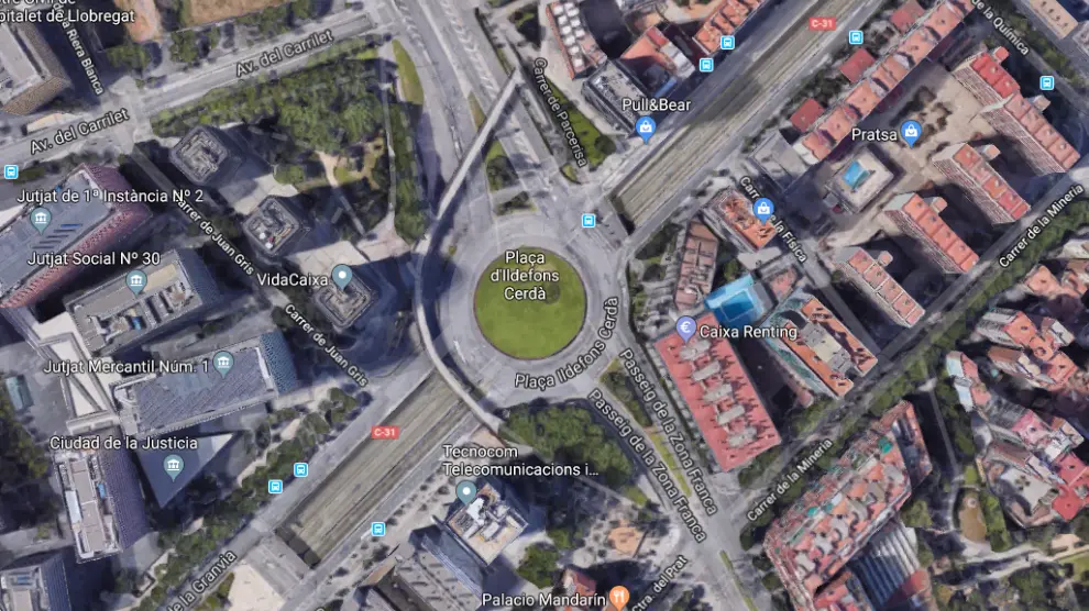Plaza Cerdà de Barcelona, donde tuvo lugar el accidente.