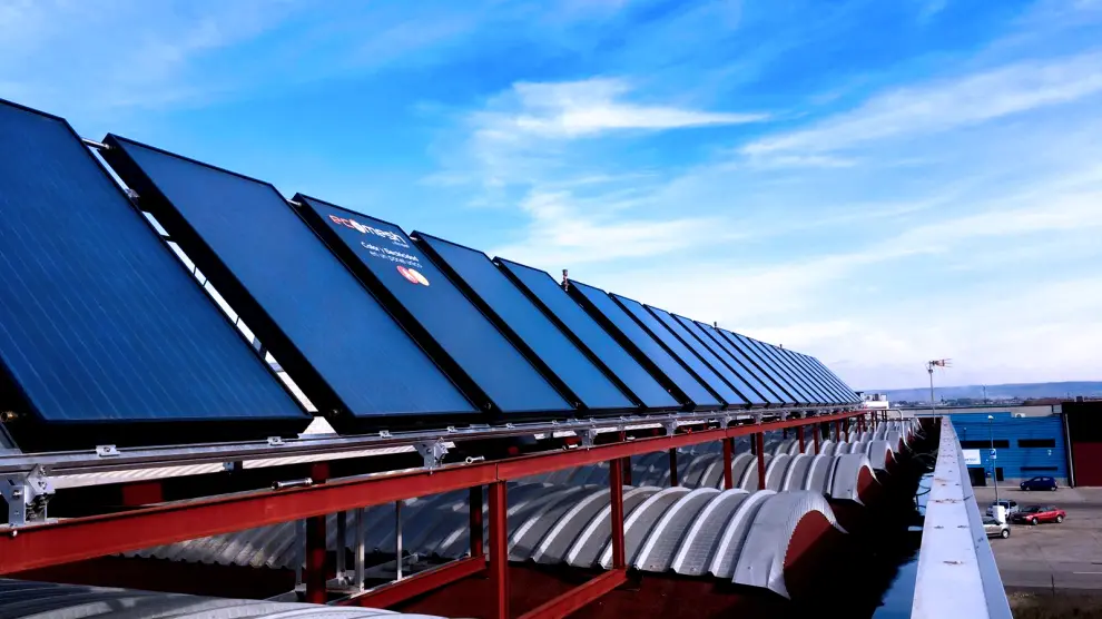 Paneles solares híbridos de la empresa de Zaragoza Endef