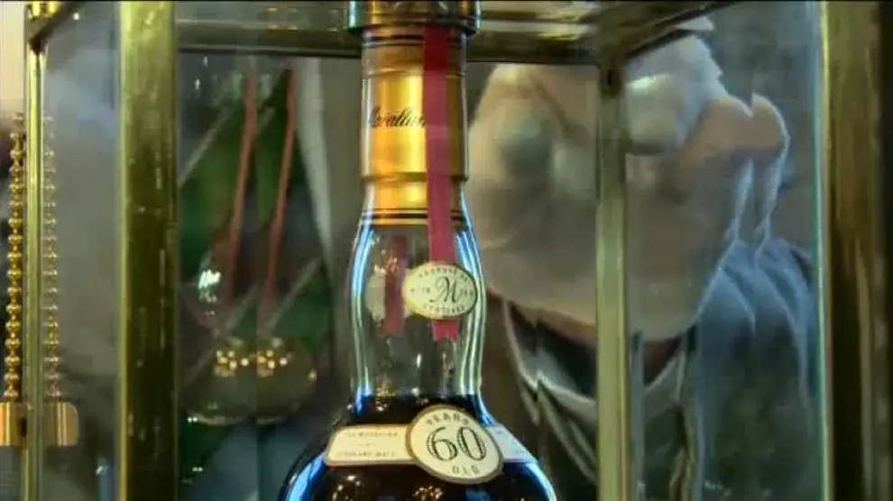 Subastada la botella de whisky más cara del mundo por más de un millón de dólares