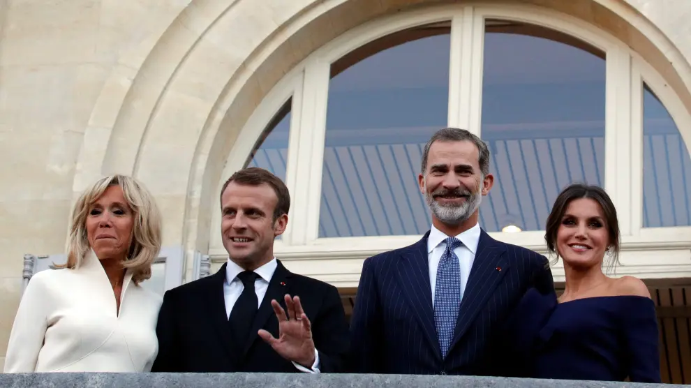 Los Reyes visitan junto a Macron y su esposa una exposición de Miró en París