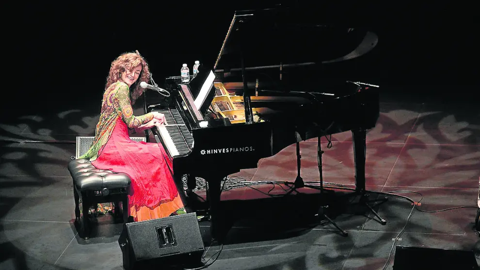 Carmen París y su piano están viviendo un satisfactorio debut en tierras mexicanas.