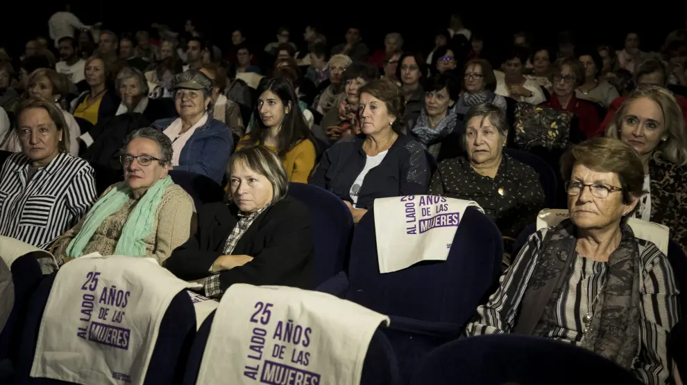 Asistentes al acto por el Día Internacional de la Mujer Rural en Zuera (Zaragoza).