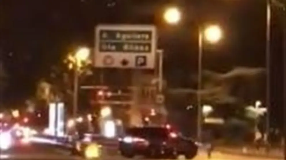 Buscan a los cinco ocupantes de un coche que intentó atropellar a un hombre en Madrid