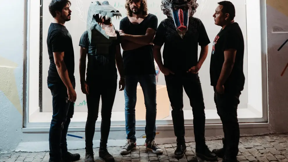 El grupo oscense El Verbo Odiado espera sorprender con su primer disco 'Tú ganas'.