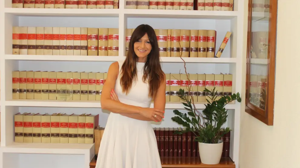 Marta López Alvira, abogada de Protección de Datos y de Derecho Mercantil en Elece Legal.