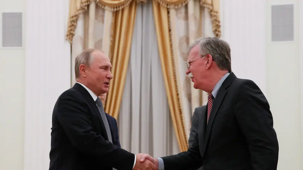 Reunión de Vladímir Putin con el asesor de seguridad nacional de EE. UU., John Bolton.