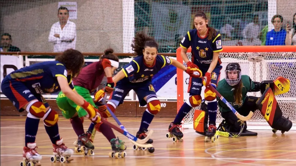 La selección española femenina de hockey patines se proclama campeona de Europa.