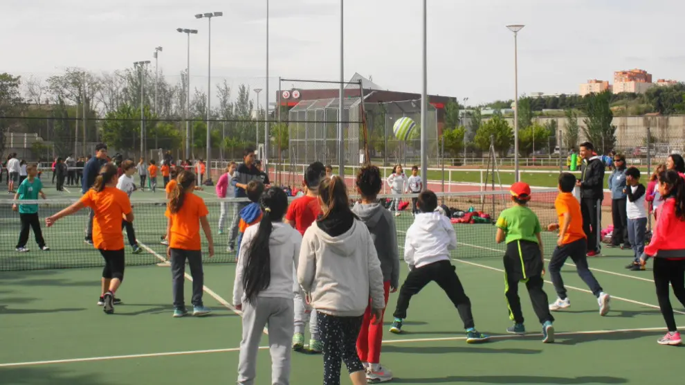 Jornada de juegos y deportes del proyecto 'Amigos Activos'.