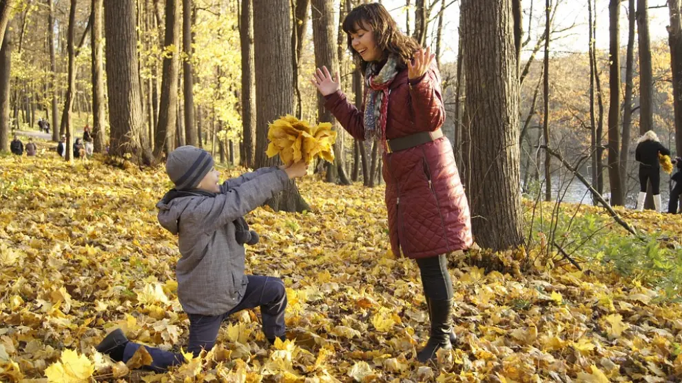 Los hijos siguen los pasos de sus madres en las relaciones amorosas, según un estudio