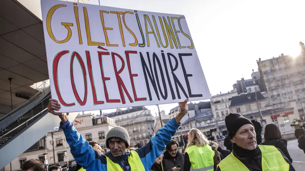 Protestas en Francia por la subida de los impuestos de los carburantes.