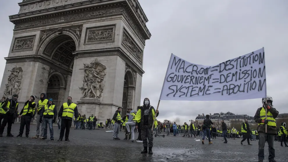 La manifestación francesa contra el alza del carburante degenera en violencia
