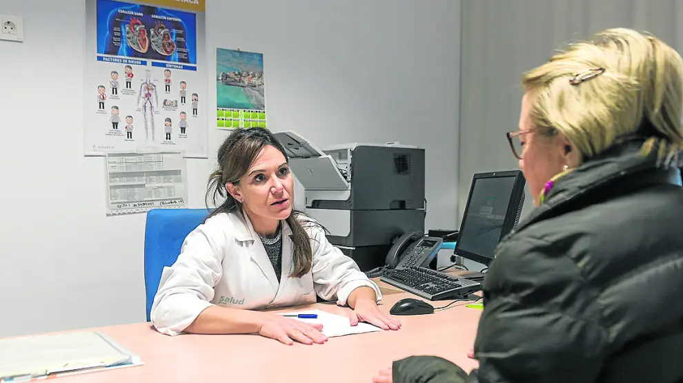 A través del plan de crónicos, Maite Clarés, enfermera del centro de salud Actur Norte, ofrece una atención individualizada a 20 pacientes