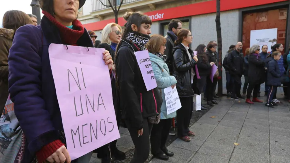 Muchas de las participantes portaban letreros reivindicando la eliminación de la violencia contra las mujeres.