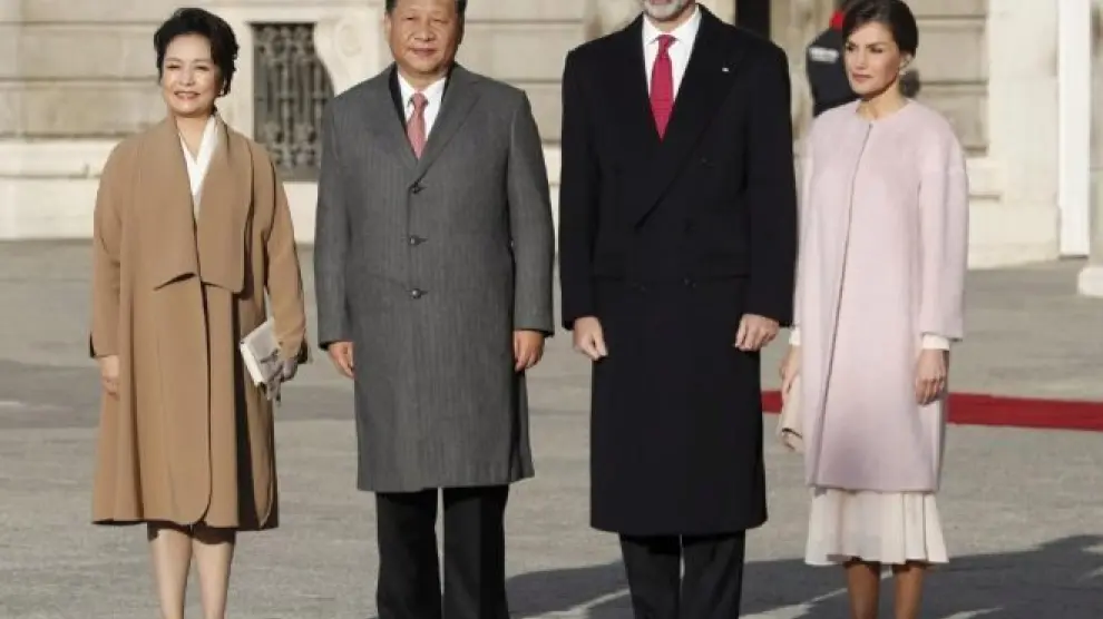 El presidente de la República Popular China, Xi Jinping, y su esposa, Peng Liyuan, junto a Felipe VI y la Reina Letizia.
