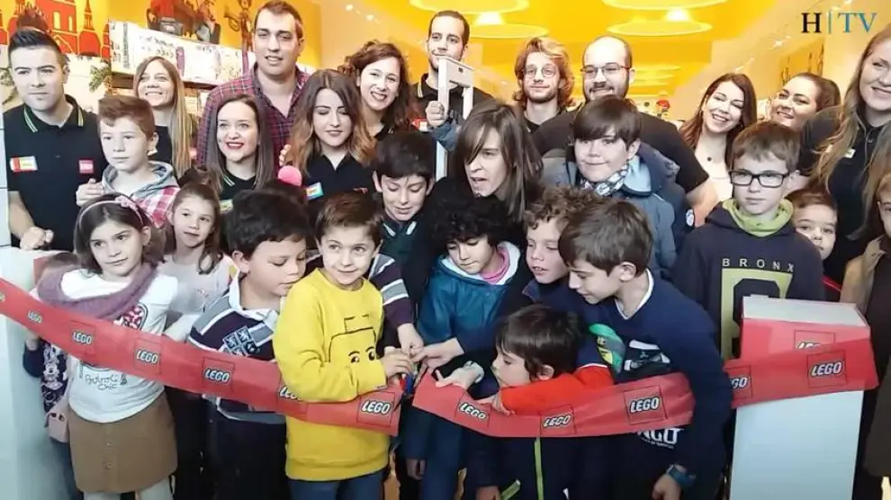 Inauguración de Lego en Zaragoza: "Nunca había estado en una tienda como esta"