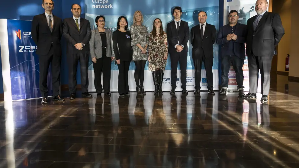 Directivos de empresas, de la Comisión Europea y del Banco Europeo de Inversiones que participaron en la jornada de CEOE Aragón