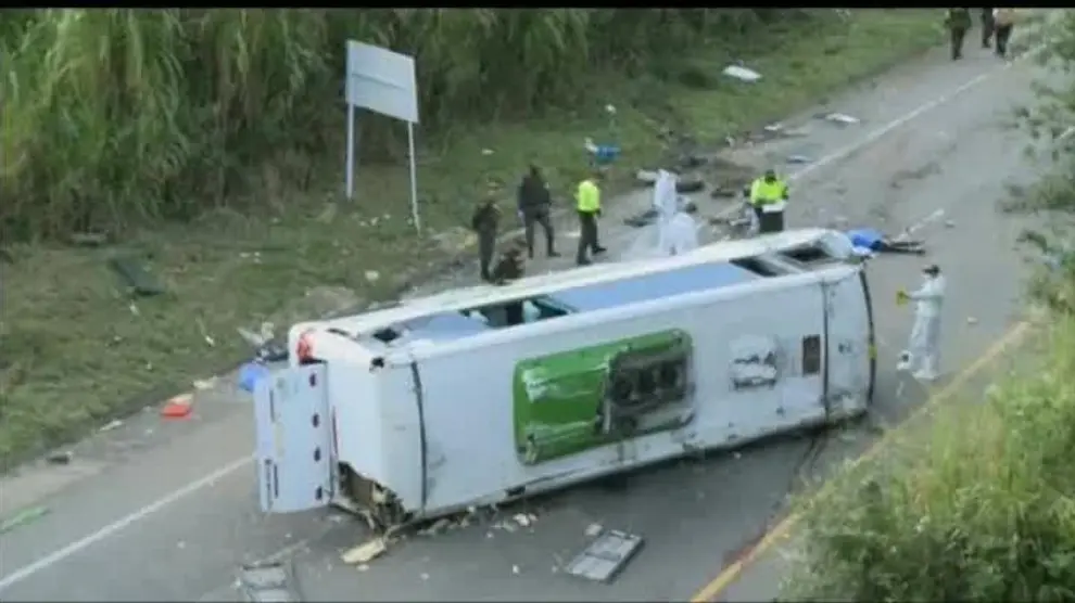 Mueren 13 miembros de un equipo de baloncesto en un accidente en Colombia