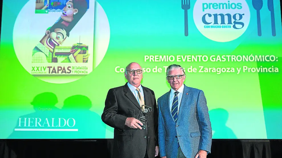 La Asociación de Cafés y Bares de Zaragoza organiza el Concurso de Tapas de Zaragoza. Recogió el premio su presidente, José María Marteles, en manos de Fernando de Yarza Mompeón, vicepresidente de HERALDO.