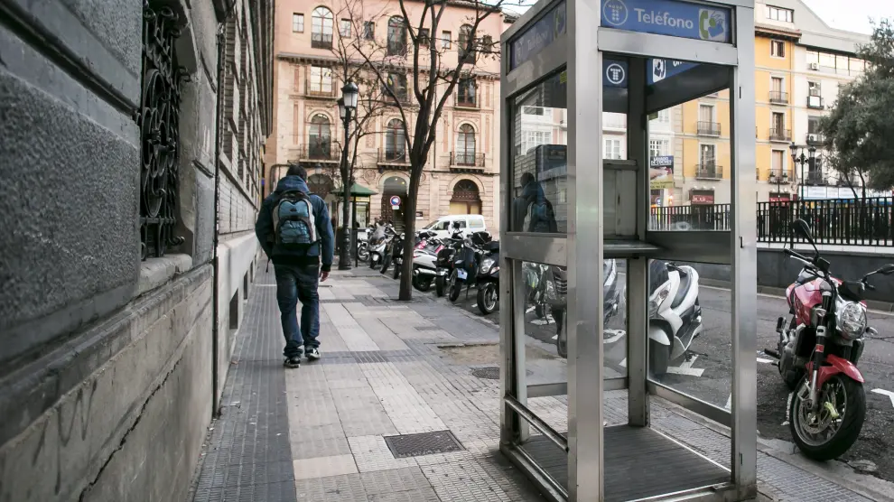 Cabina telefónica en Zaragoza