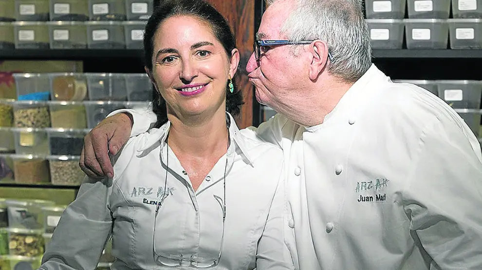 Elena y Juan Mari Arzak también participan en el libro 'Cocina conciencia contra el cáncer'.