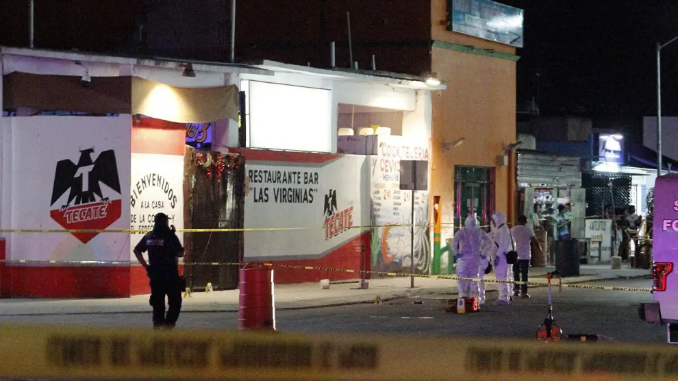 Aumenta a 7 la cifra de muertos en un tiroteo en un bar de Playa del Carmen.