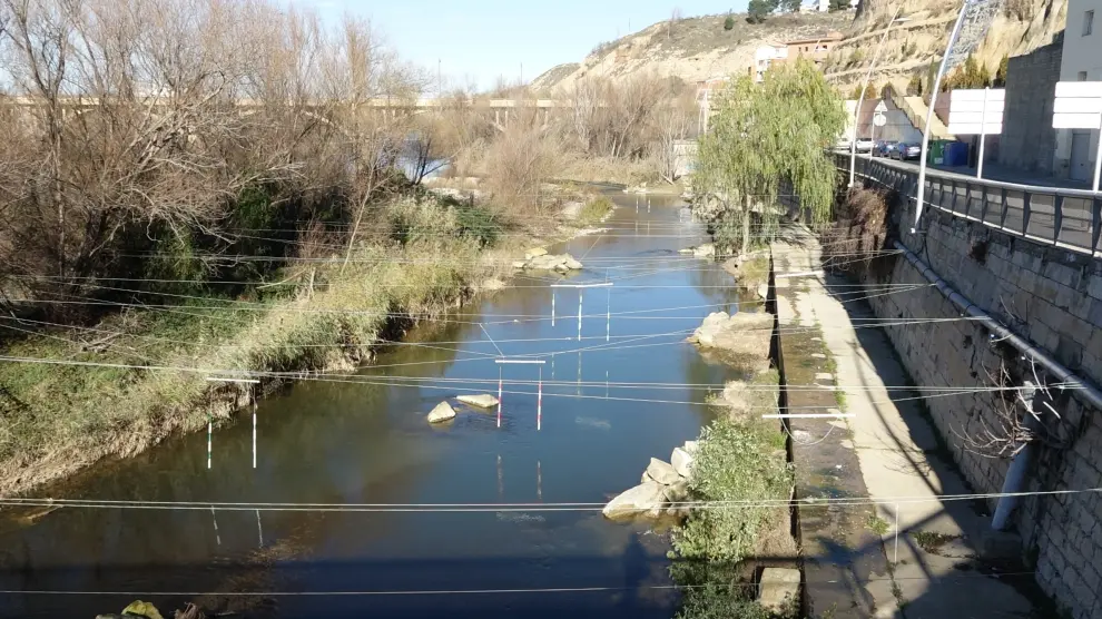 Estado actual que presenta el tramo urbano del canal de aguas bravas de Fraga