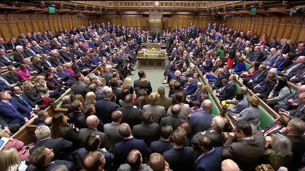 La Cámara de los Comunes durante la sesión de ayer, en la que fue rechazado el acuerdo para el 'brexit'.