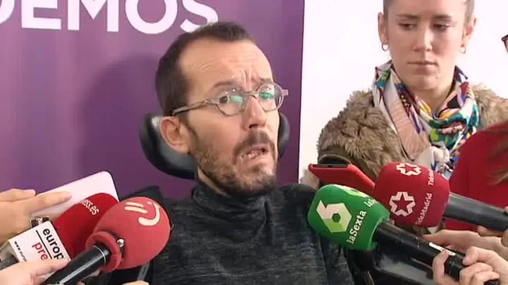 ?Errejón es candidato de otra fuerza política y no tiene sentido que venga a una reunión de Podemos?