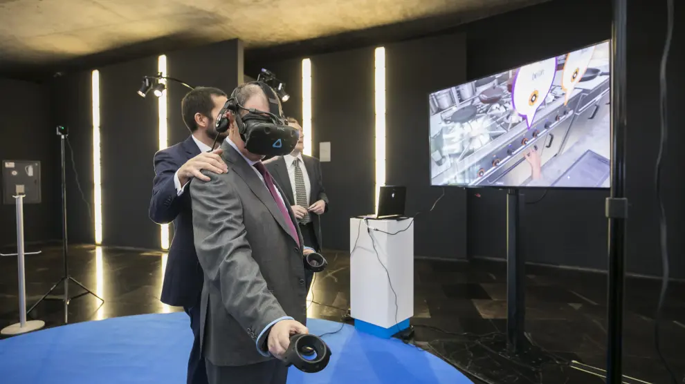 Gafas de realidad virtual para simular una caída en altura.