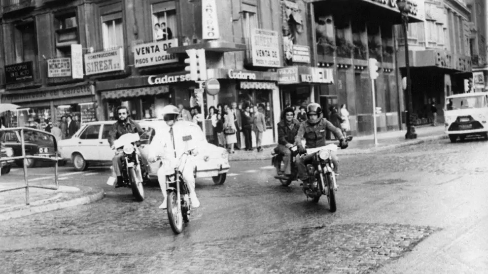 Rayers Sam, saliendo de la zaragozana calle de Don Jaime I, en 1977, camino de Cuenca.