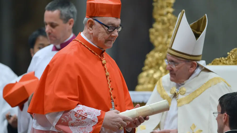 El cardenal bilbilitano Fernando Sebastián Aguilar, junto al papa Francisco, cuando fue nombrado cardenal en 2014.