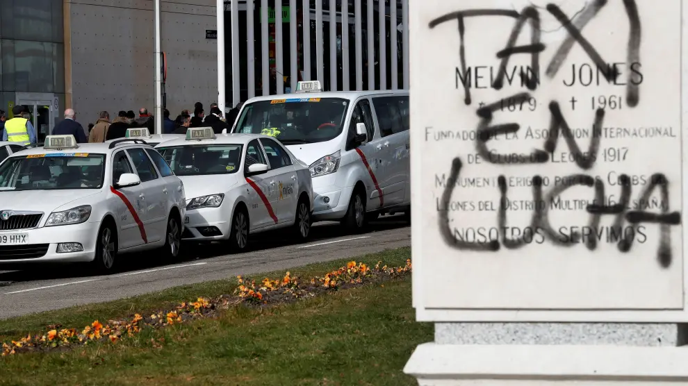 Taxis, a las puertas de Ifema este viernes en Madrid