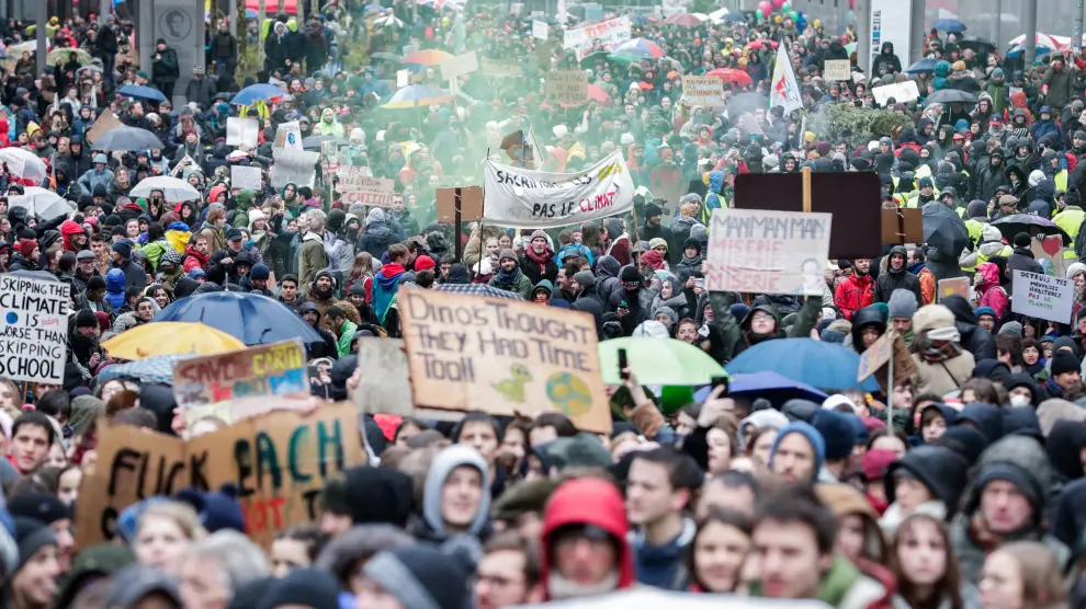 Manifestación multitudinaria en Bruselas contra el cambio climático.