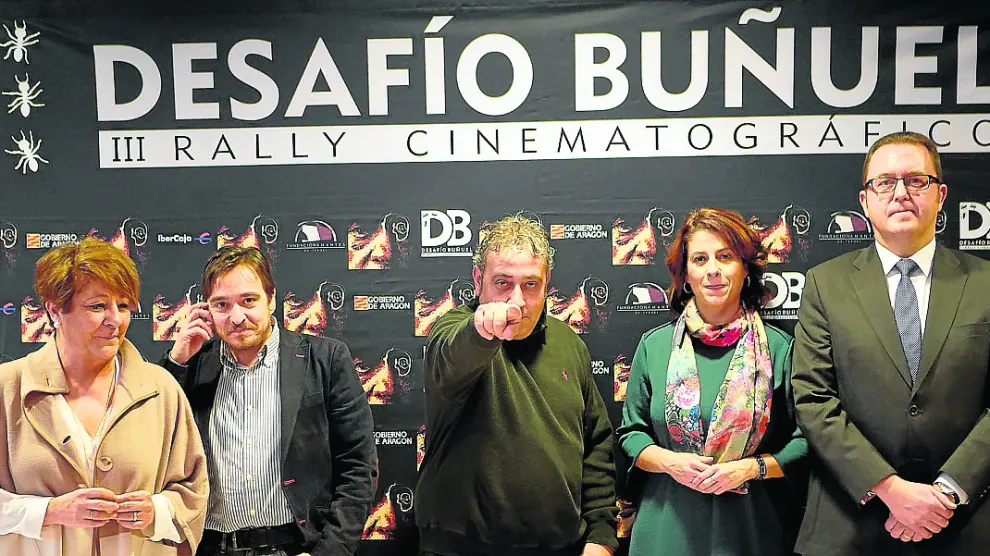 Pimpi López en el centro, arropado por patrocinadores, presentó el nuevo Desafío Buñuel