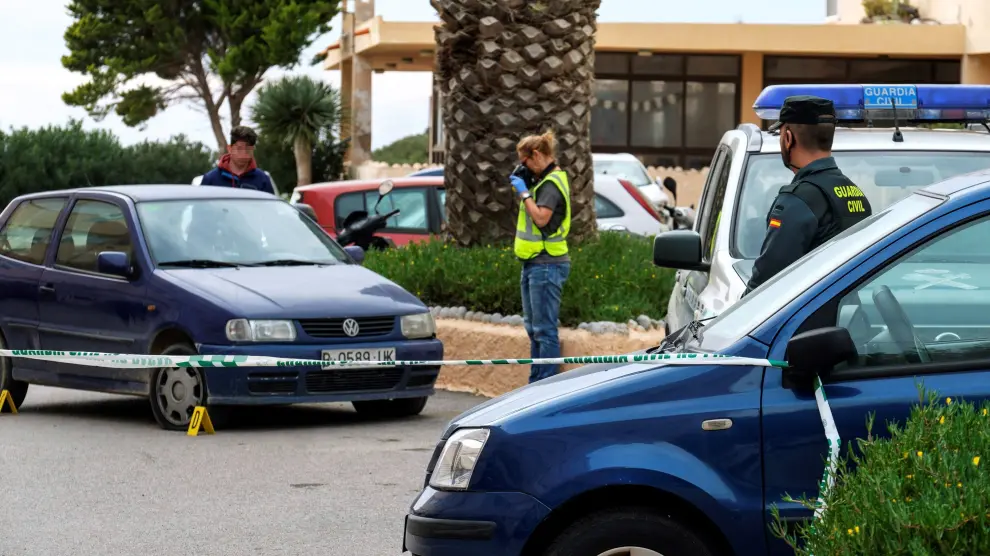 Detenida una joven por matar a puñaladas a su pareja en Ibiza.