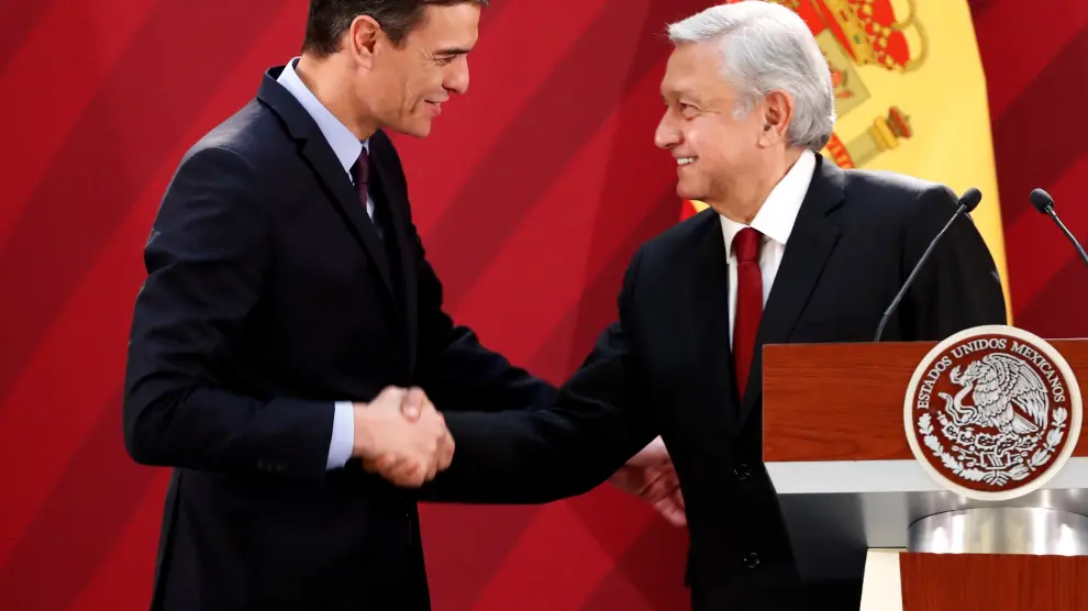 El presidente del Gobierno, Pedro Sánchez, junto a su homónimo mexicano Manuel López Obrador.