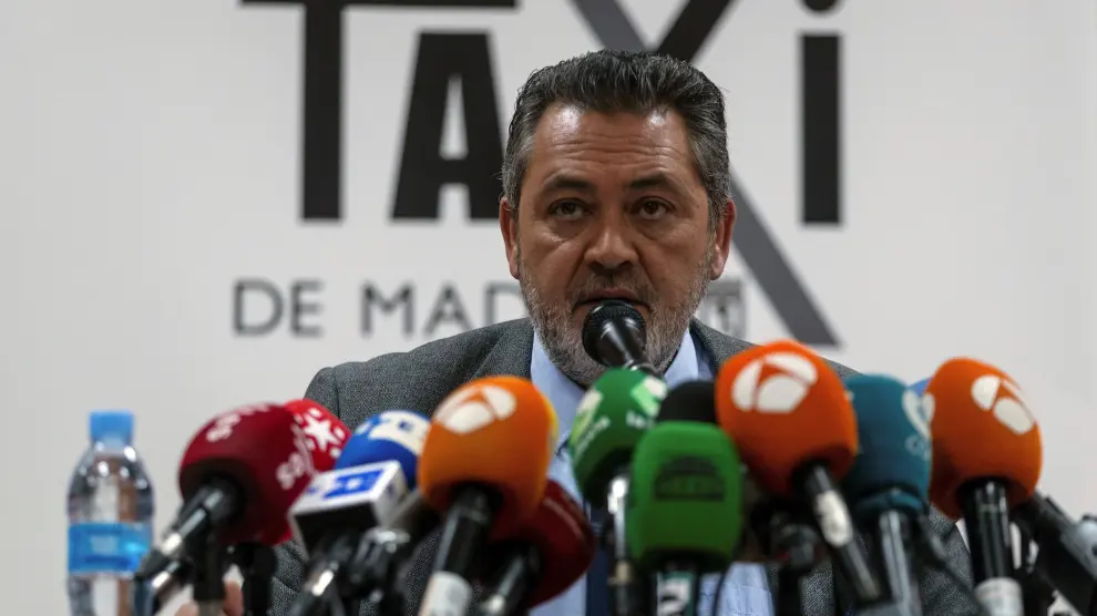 El presidente de la Federación Profesional del Taxi de Madrid, Julio Sanz, en rueda de prensa