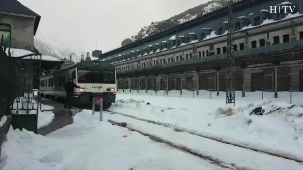 Renfe restablece el servicio ferroviario entre Jaca y Canfranc