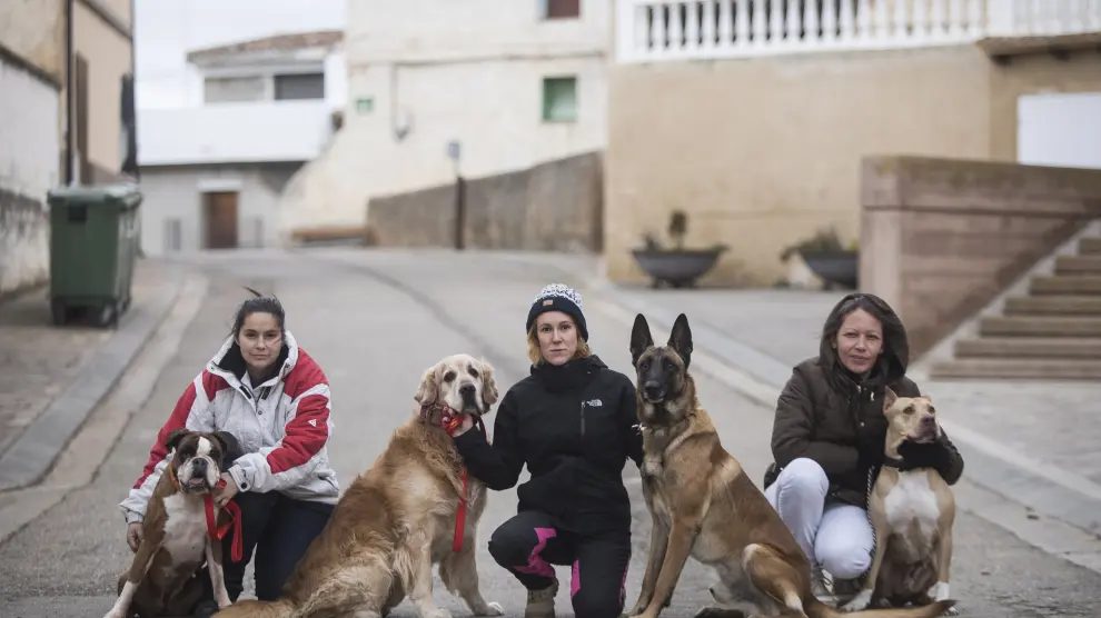 El proyecto Dogs 4 Working de Eva Miñano (izquierda) y Cristina Valdearcos (centro) echa a andar. A la derecha, Marisela Terán.