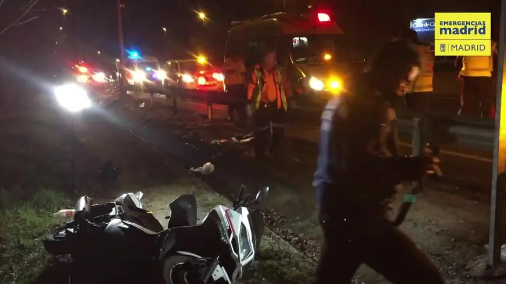 Dos jóvenes heridos en un accidente de moto en la M-500