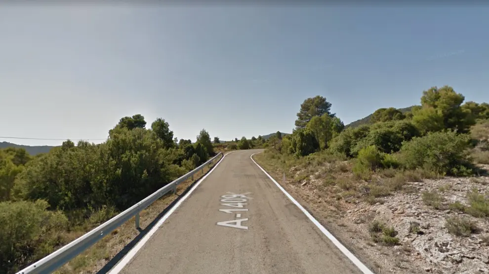 La carretera que va de Torrevelilla a Cañada de Verich, en Teruel, con un ancho de 5 metros.