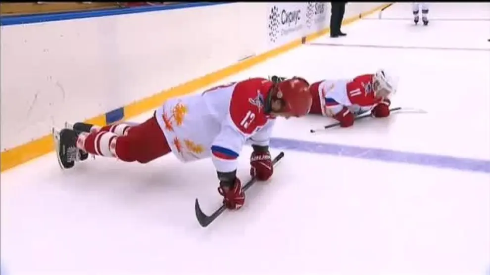 Putin no perdona su partido de hockey a pesar de la lesión en su mano derecha