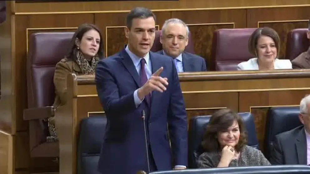 Pedro Sánchez: "Señor Casado, tiene la lengua muy larga y las patas muy cortas"