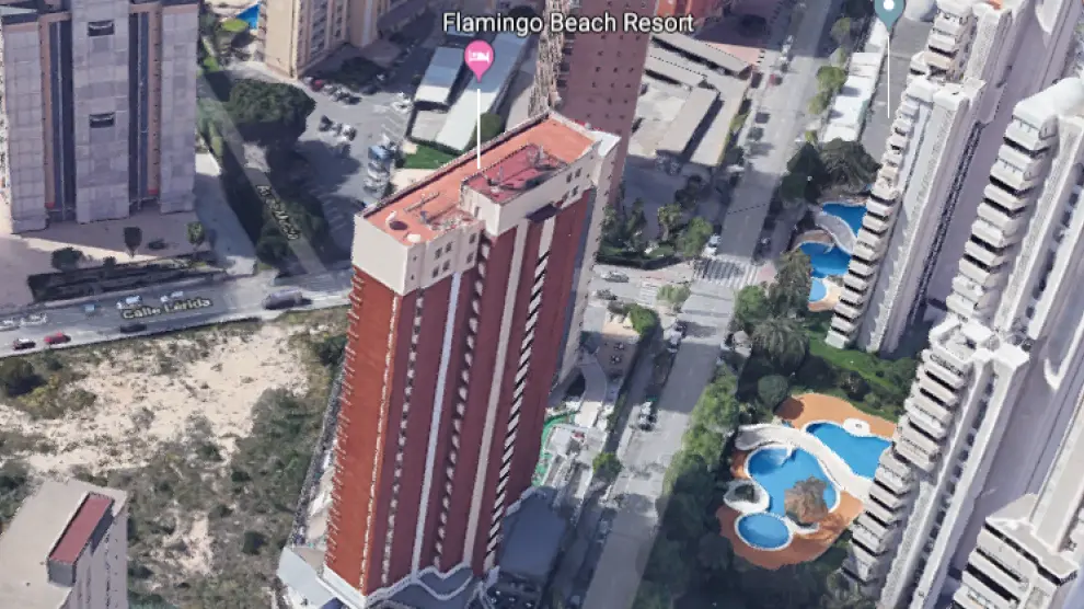 El incendio se declaró poco antes de la una de la madrugada en el cuadro eléctrico de un ascensor del hotel Flamingo
