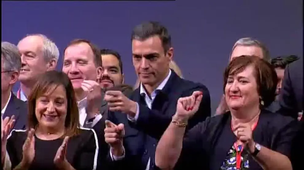 Pedro Sánchez, bailando en un acto del PSOE